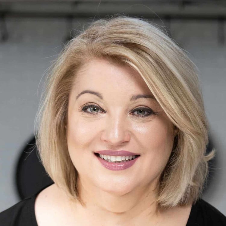 Headshot of Joanna Cismaru